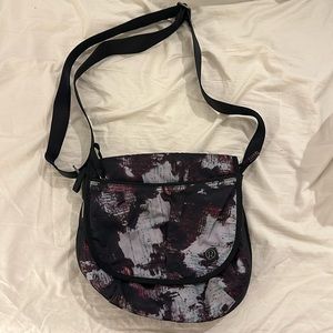 Lululemon zipper crossbody bag